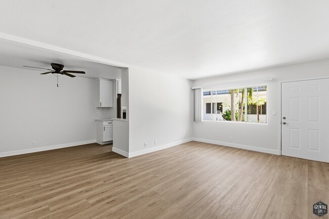 Building Photo - 3401 Ocean Park Blvd Unit 104