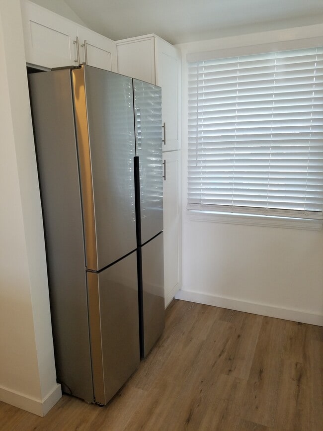 Photo - 8339 Kenyon Ave