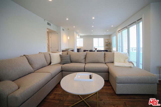 Photo - 907 S Shenandoah St Unit 301