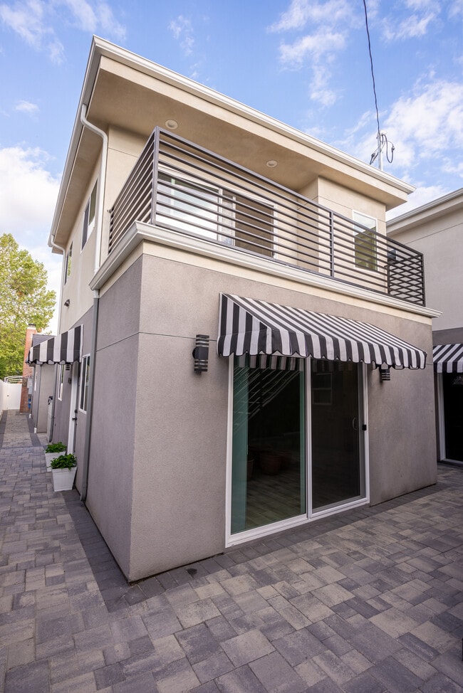 Photo - 1637 N Allen Ave