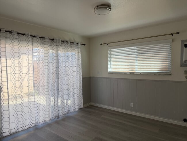 Photo - 400 W Glendon Way