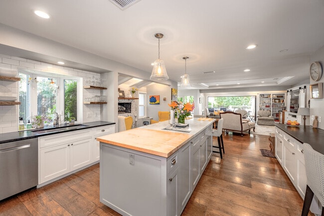 Photo - 2152 Grand Oaks Ave