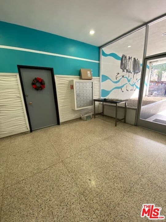 Photo - 7045 Hawthorn Ave Unit 203