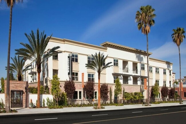 Building Photo - 411 S Anaheim Blvd Unit The Domain