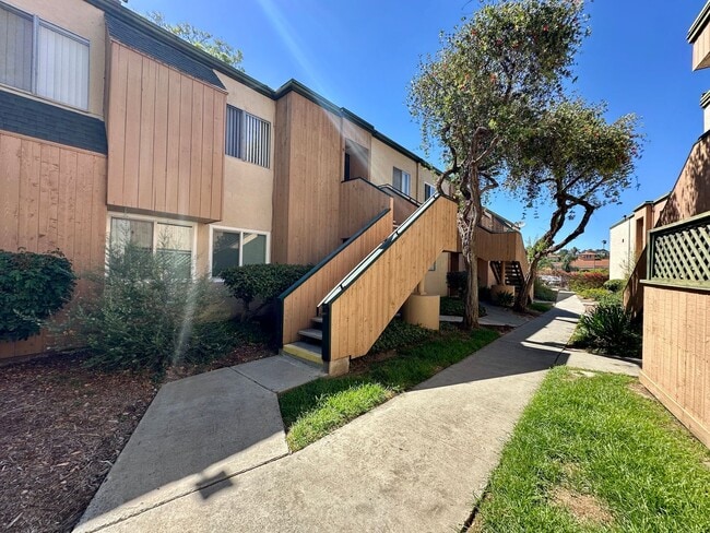 Building Photo - Lovely upgraded Condo near Grossmont College! Unit 6