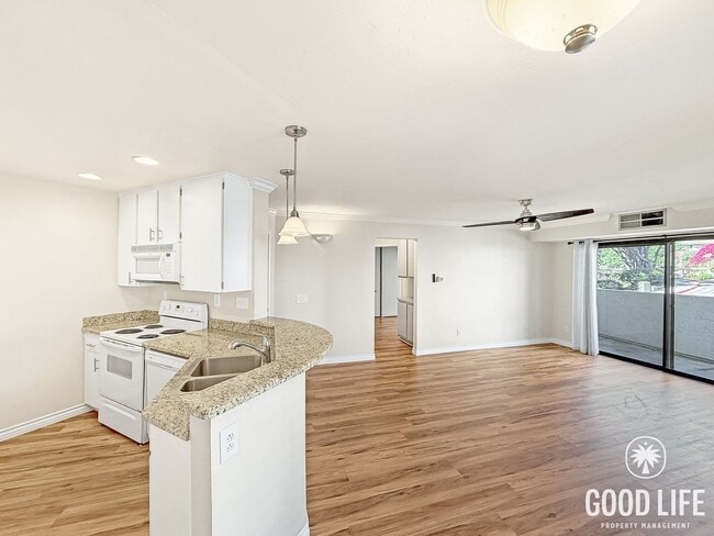 Building Photo - Amazing 1B/1BA Condo in Mira Mesa for Rent With Garage and Laundry!