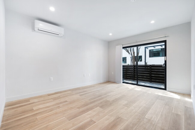 Photo - 215-225 Lucas Ave