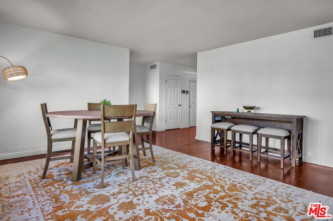 Photo - 2925 Dona Susana Dr