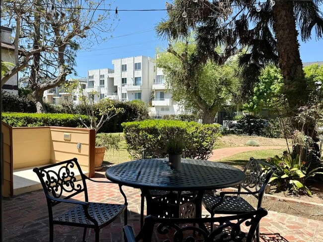 Building Photo - Lion's Grove C Unit 6680