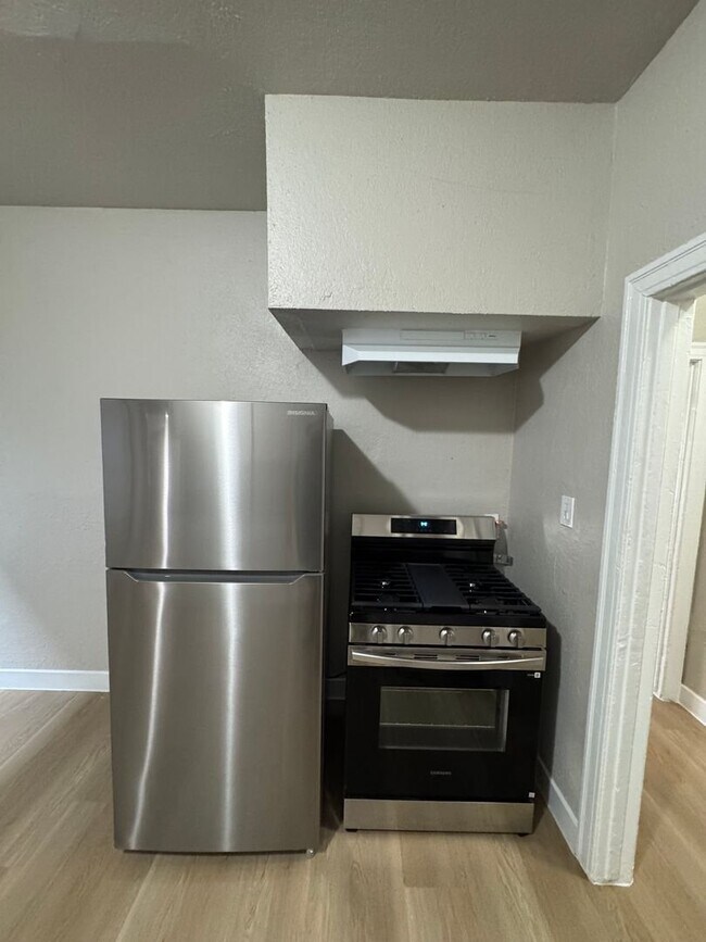 Photo - 811-W43 W 43rd St Unit 1