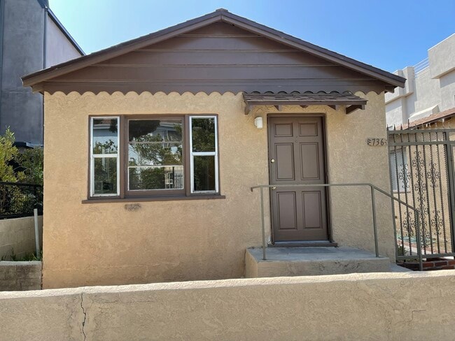 Photo - 736 Marine St Unit 736