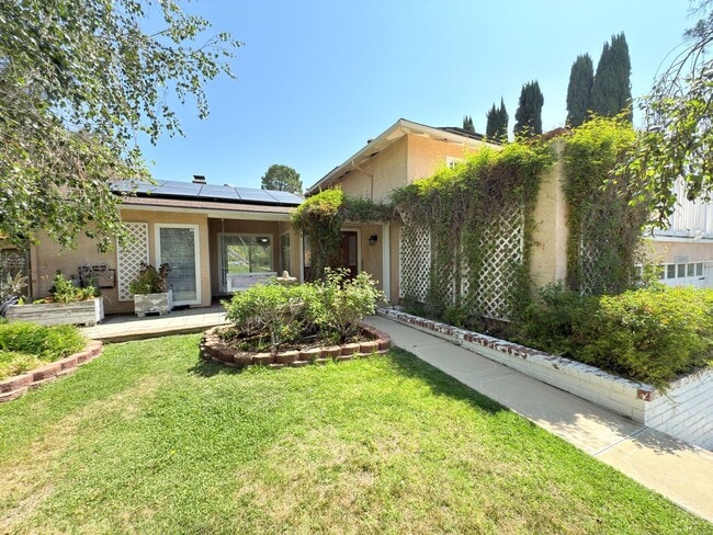 Spacious 4-Bedroom Home in Prime Santa Cla... - Spacious 4-Bedroom Home in Prime Santa Cla...