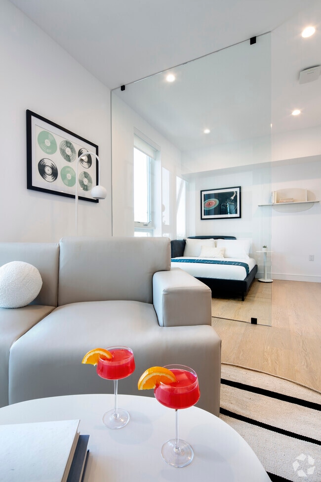 Junior 1 Bedroom - 3920 W 5th Street   Miles at Harvard Rental