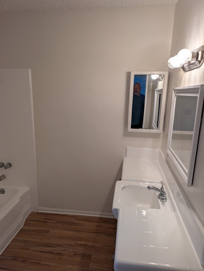 Photo - Oasis Apartments