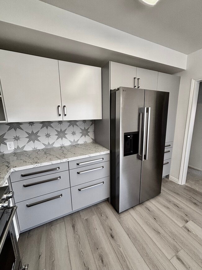 Photo - 969 W 25th St