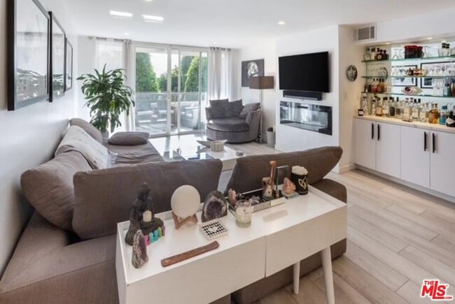 Building Photo - 8535 W Knl Dr Unit 212