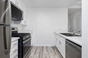 1BD, 1BA - 650SF - Kitchen - 1347 23rd St