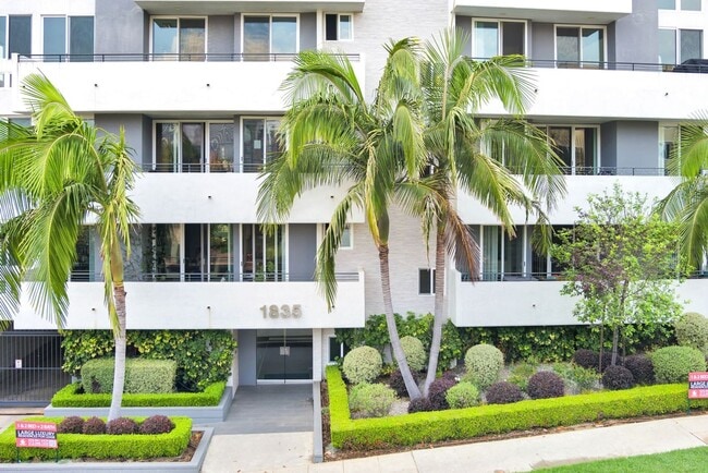 Photo - Holmby Street Luxury Investments LLC