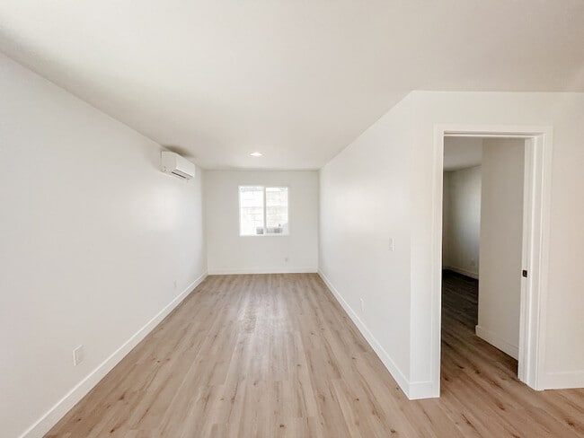 Photo - 3824 W 104th St