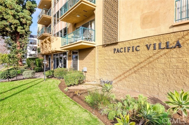 Building Photo - 3665 E 1st St Unit 205