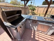 Photo - 3035 Lees Ave