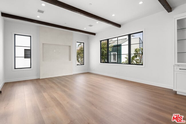 Photo - 930 Lincoln Blvd Unit B