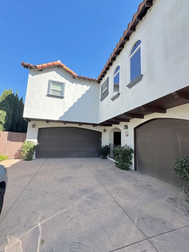 Building Photo - 4034 Madison Ave Unit B