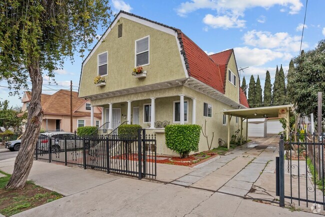 Building Photo - 2125 Mozart St Rental
