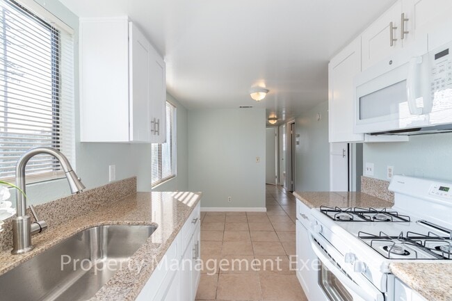 Photo - Remodeled 3 Bedroom, 1 Bath Duplex with Ga...