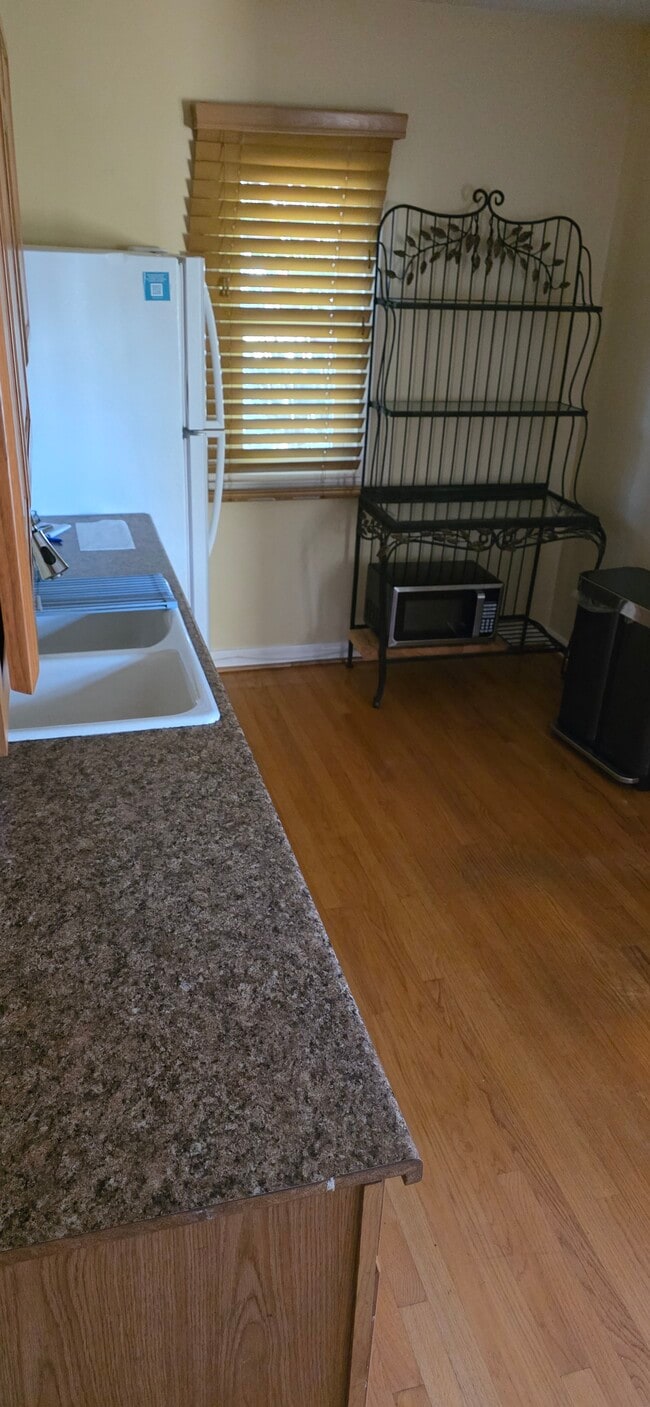 Photo - 1301 Lynngrove Dr