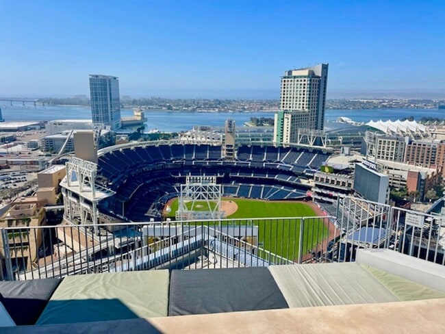 Building Photo - Great East Village Rental