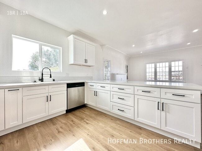 Photo - 2837 S Bronson Ave Unit 8