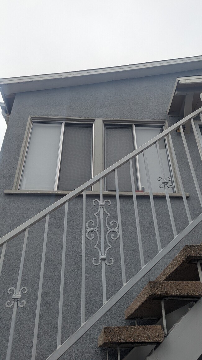 Photo - 803 1/2 Indiana Ave Unit 1