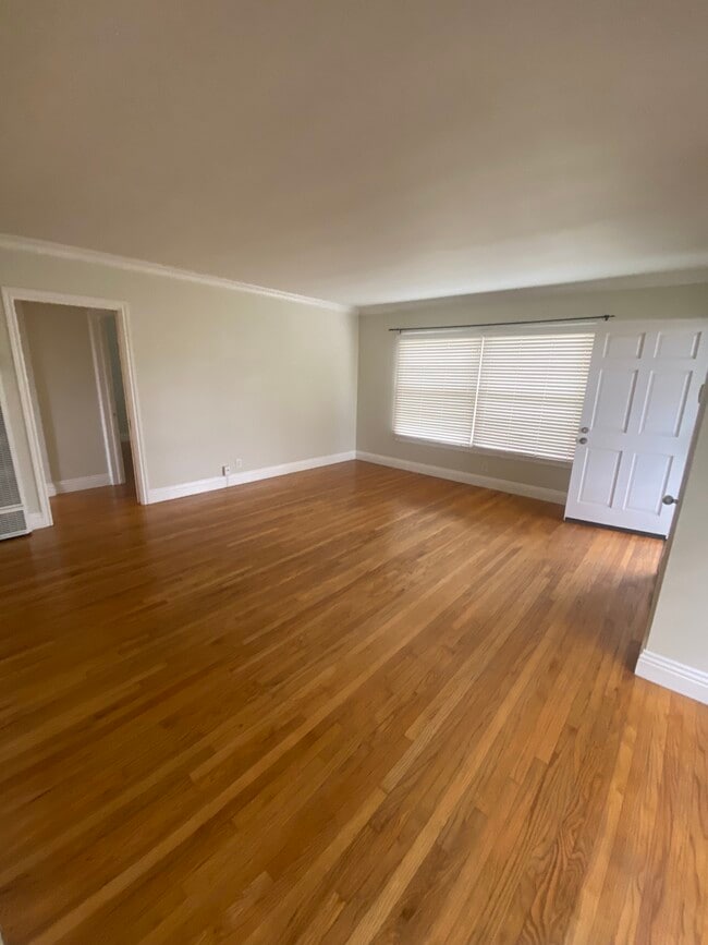 Building Photo - 5923 La Tijera Blvd Unit 5923 Rental