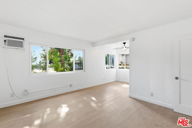 Photo - 4919 Coldwater Canyon Ave Unit 1