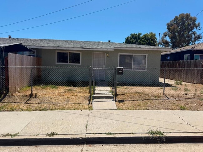 Building Photo - 640 Palm Ave