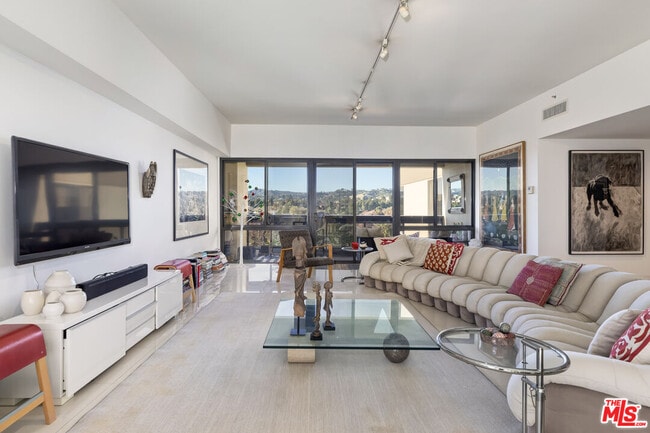 Photo - 10445 Wilshire Blvd Unit 905