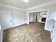 Photo - 702 E Burnett St