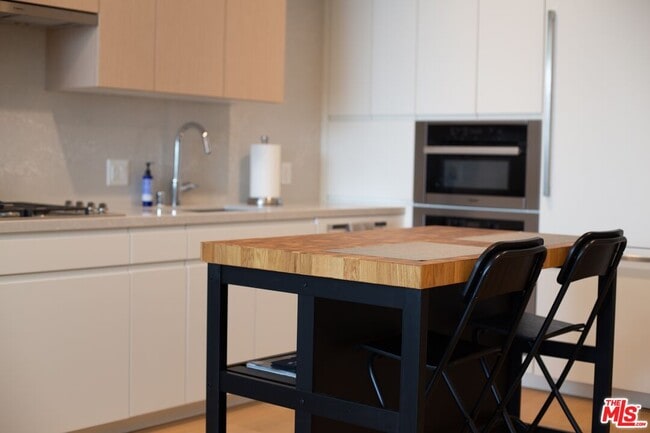 Photo - 877 Francisco St Unit 2407