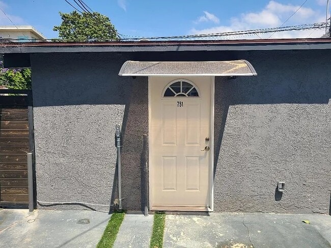 Building Photo - 751 Vernon Ave Rental