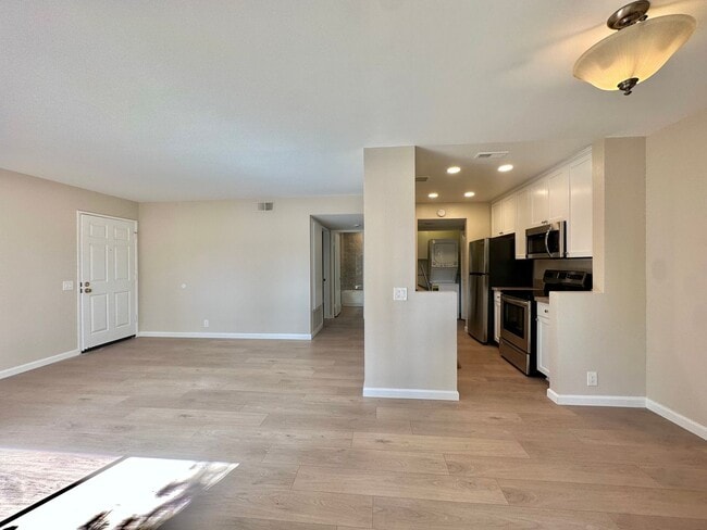 Newly Remodeled 2 Bedroom 2 Bath Near UTC ... - Newly Remodeled 2 Bedroom 2 Bath Near UTC ... Condo