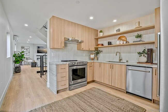 Photo - 2124 San Clemente St