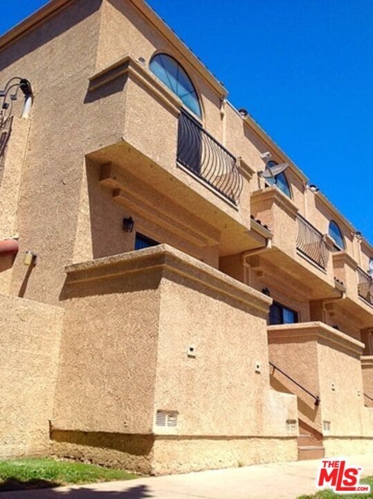 Photo - 4349 Cahuenga Blvd Townhome