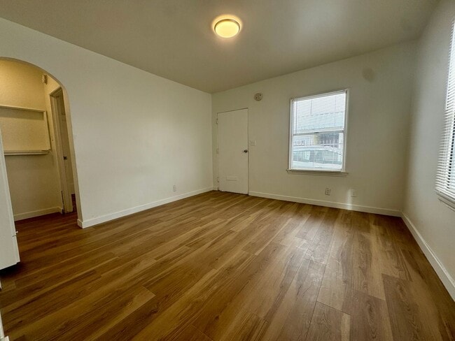 Photo - 2651 Cloverdale Ave Unit #2651