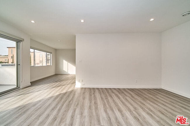 Photo - 425 S Willaman Dr Unit 308