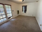 Photo - **STUDIO APARTMENT IN WRIGLEY AREA**  $1300MO