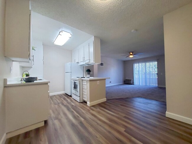 Photo - Parklane Apartments