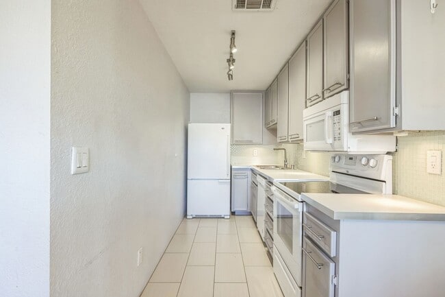 Photo - 701 N Los Felices Rd Unit L216