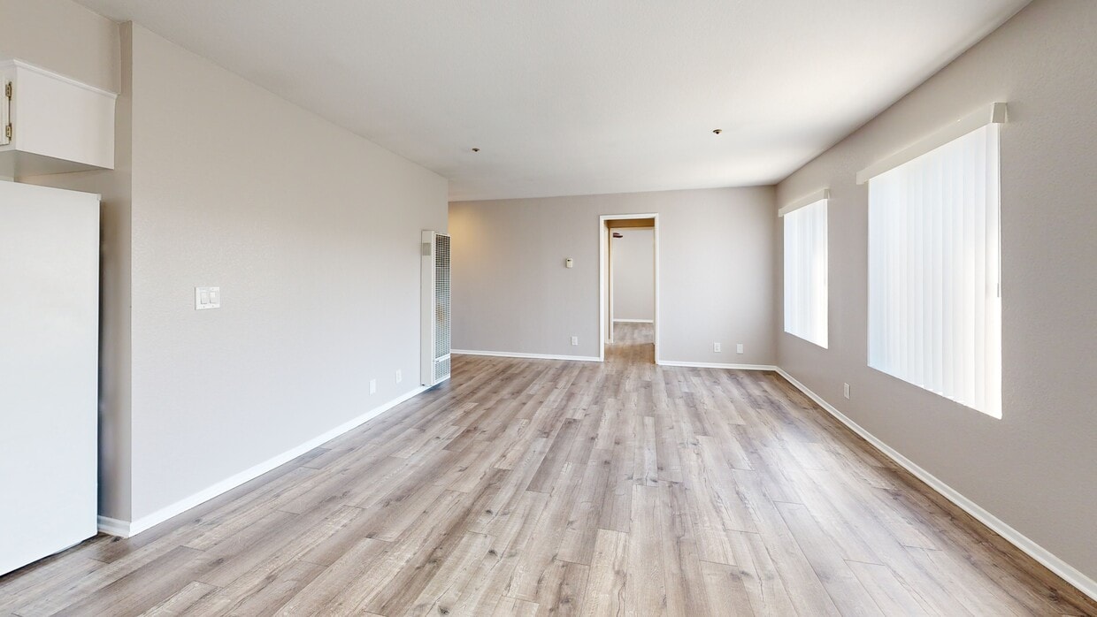 3D Tour - 12304 Grevillea Ave.