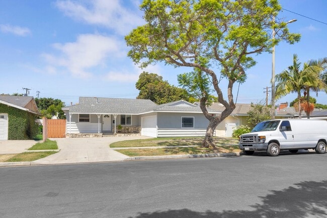 3 Bedroom and 2 Bathroom Home – Close to C... - 3 Bedroom and 2 Bathroom Home – Close to C...